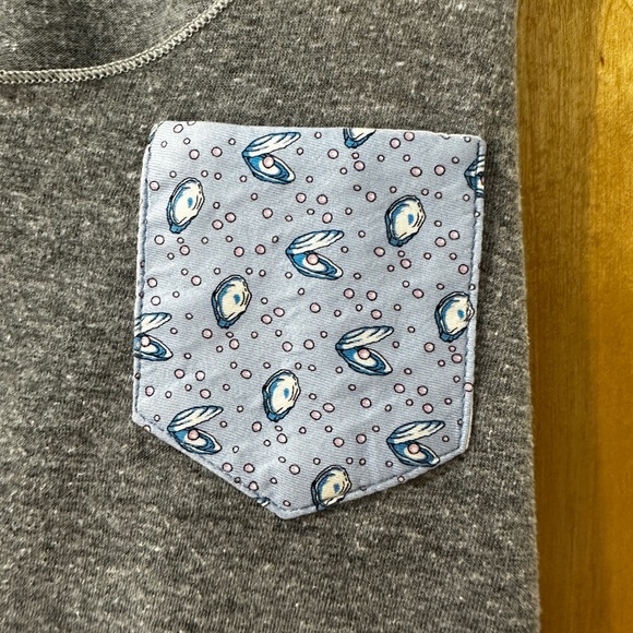 XS Vintage Nola Couture Women’s Tank Top with Oyster Print “Pocket” Design - Picture 2 of 4